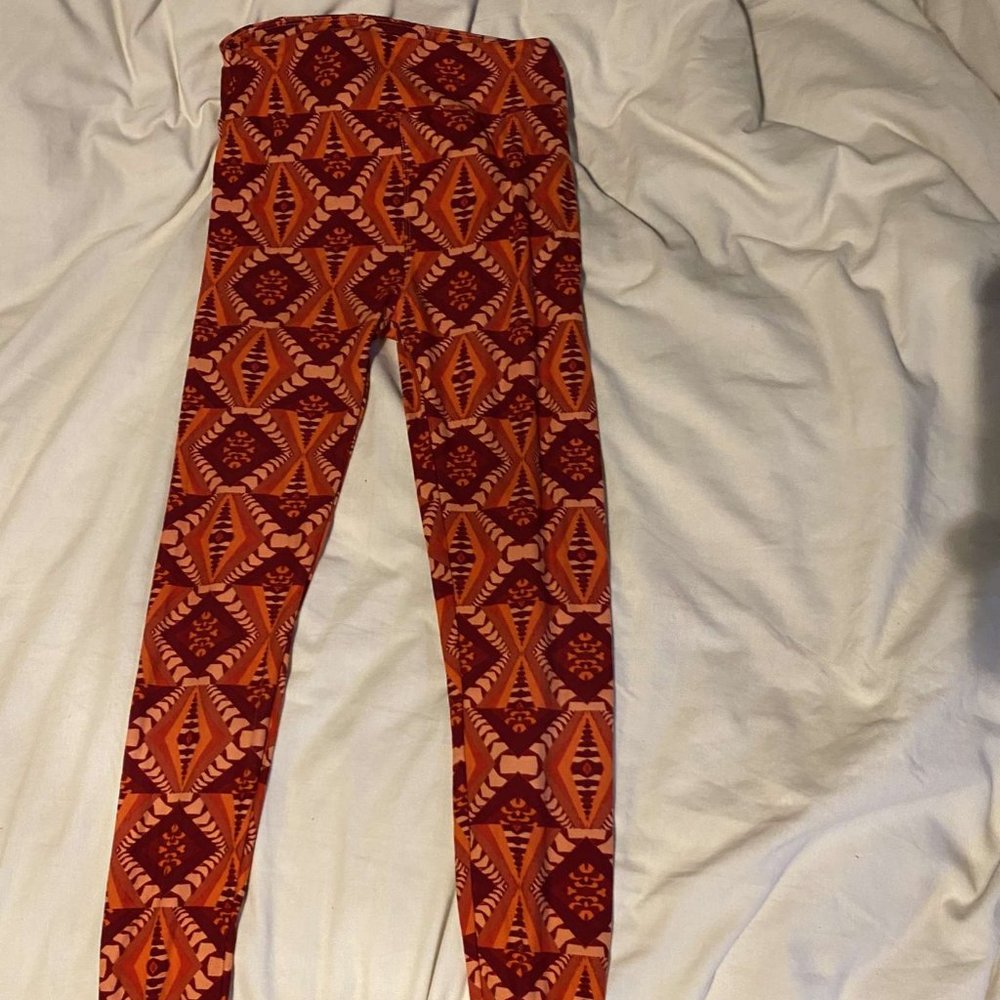 Lularoe pattern leggings